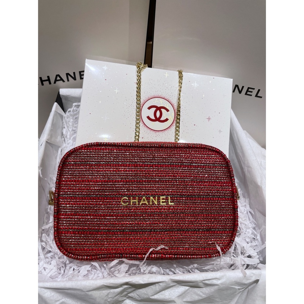 NEW Chanel Red & Gold Metallic Tweed 2022 Holiday Bag Purse Chain Mini Purse